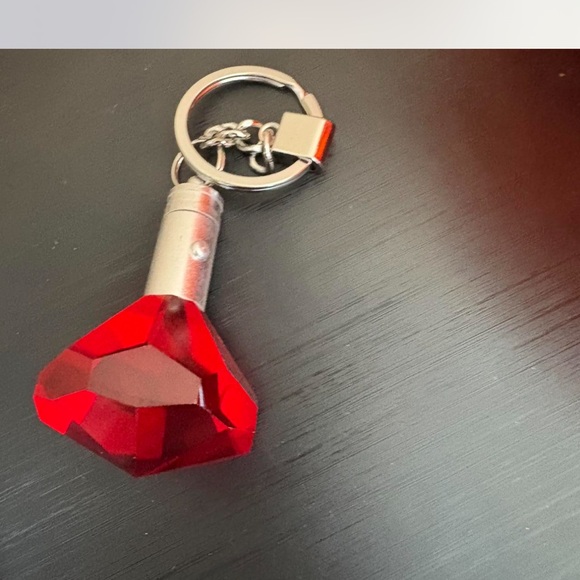 Red Gem Keychain - Picture 4 of 4